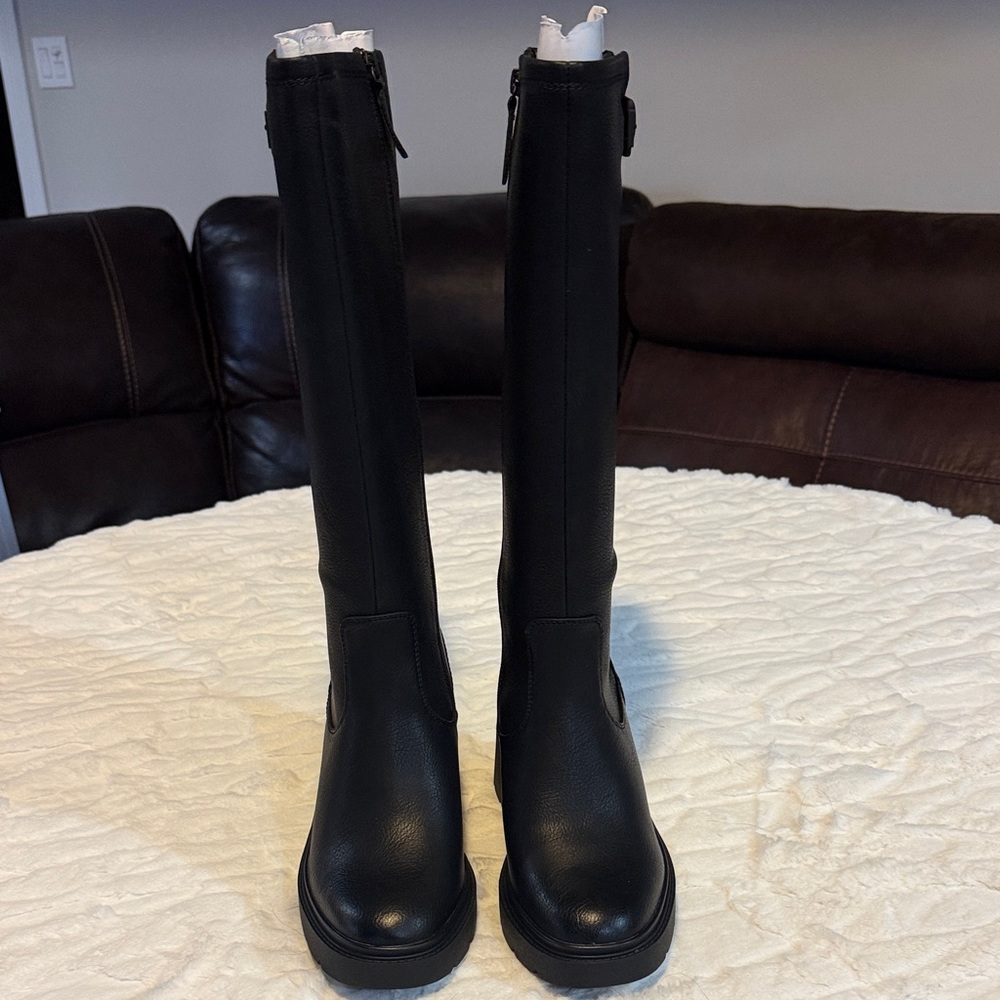 Elegant Black Knee-High Boots